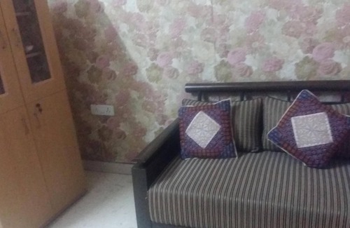 Delhi House | Joyful Retreat with Spa & Hot Tub Amenities Await You