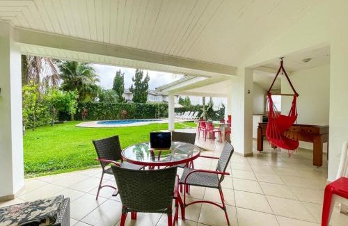 Jardim Acapulco House | Pet-Friendly Guarujá/Acapulco Cond with Oceanfront Views