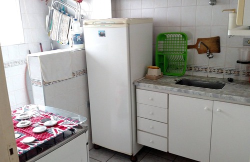 Jardim Centenario Apartment | Guest Rated: 10/10 Guarujá Apartment by Enseada Beach