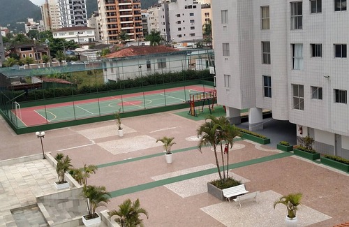 Jardim Centenario Apartment | Guest Rated: 10/10 Guarujá Apartment by Enseada Beach