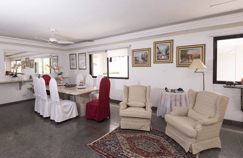 Morro do Maluf Apartment | Beachfront Retreat at Guarujá Pitangueiras - Guest Rated 9.8