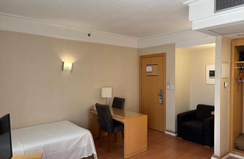 Guarulhos City Centre Hotel | Convenient Guarulhos Flat: Pool & Breakfast Near Airport