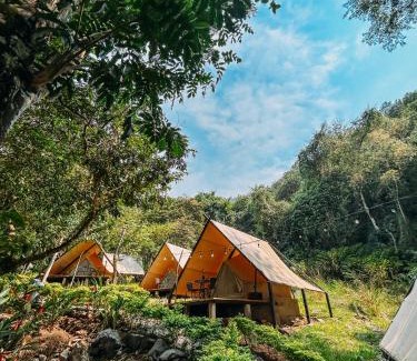 San Agustin Lanquin Hotel | Hotel Kopal: Oceanfront Escape with Pool & Pet-Friendly Perks