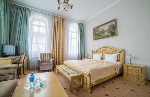 Tver Hotel | Gubernator Hotel: Guest Rated 9/10 with Breakfast Included