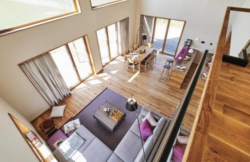 Westertilli House | Stylish Gud Jard Chalet Nr 18 - Family-Friendly Retreat