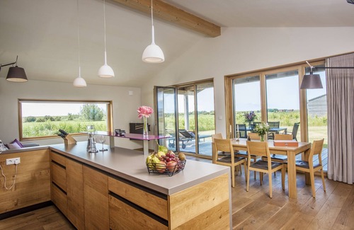 Westertilli House | Designer Gud Jard Lodge No. 34 with Ocean View Amenities