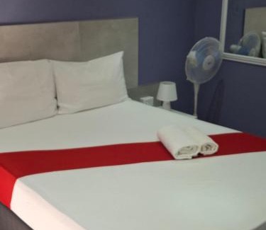 Tonga House | Guduza Guest house 02