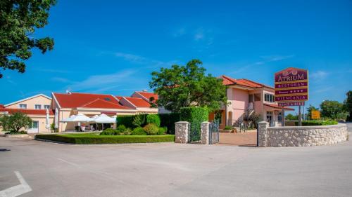 Lozovac Bed & Breakfast | Elegant Guest Accommodation at Atrium Gulin - Rated 9/10