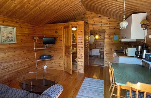 Aahus Cottage | Cozy Guest Cottage in Åhus, Steps from the Sea