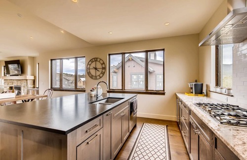 The Highlands House | Blue River Retreat: Modern Mountain Home with Pet Perks