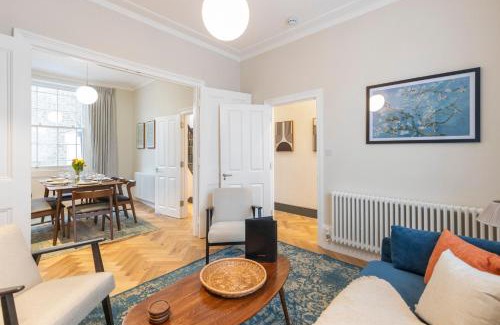 Islington Apartment | Beautiful Private Home with King Bed & Garden Retreat