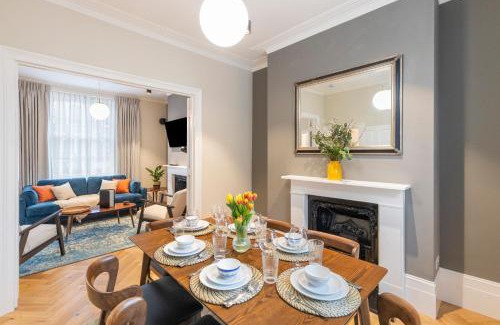 Islington Apartment | Beautiful Private Home with King Bed & Garden Retreat