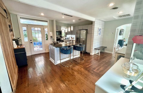 Sun Bay South House | Elegant Sanctuary by the Bay with Oceanfront Pool & Spa