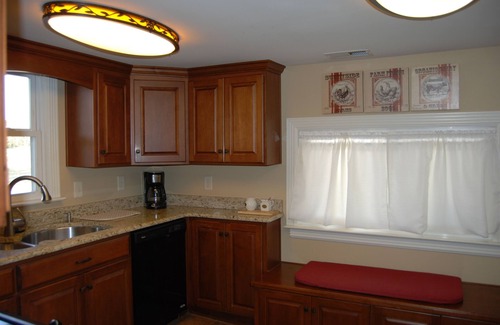 Springfield House | Serene Retreat Minutes from Nashville with Pool and Breakfast