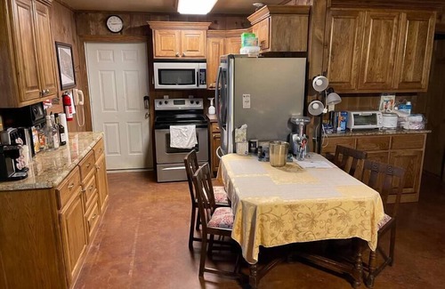 Graham House | Top-Rated Guest Home with Ocean View on Lake Godstone