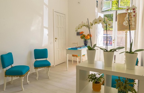 Villagonia House | Oceanfront Retreat Guest Home RoSe with 9.4/10 Rating