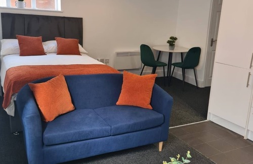 Pontrilas Apartment | Cozy Guest Homes | Foregate Studio with Family-Friendly Amenities