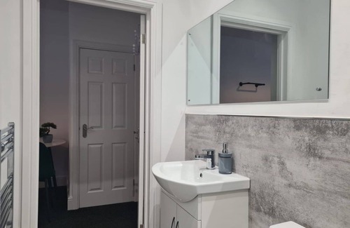 Pontrilas Apartment | Cozy Guest Homes | Foregate Studio with Family-Friendly Amenities