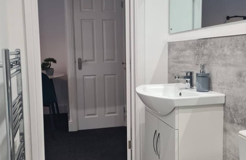 Pontrilas Apartment | Cozy Guest Homes | Foregate Studio with Family-Friendly Amenities