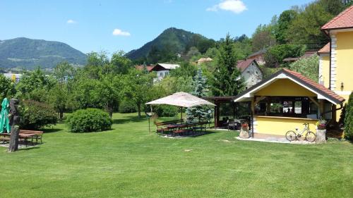 Lasko House | Guest House Čater: Pet-Friendly Retreat with Breakfast Included