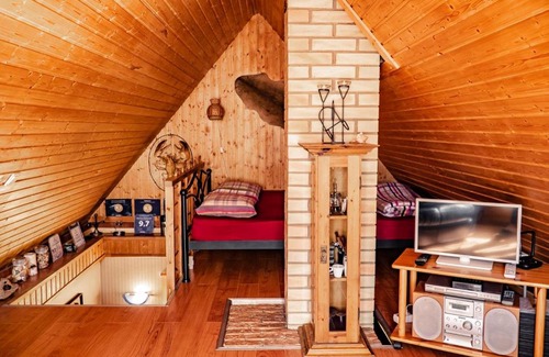Pleskodale House | Explore Guest House Šampētera māja - 4 Star & Hot Tub Access