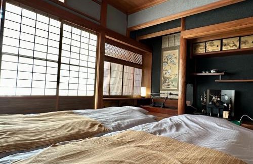 Izumisano House | Welcoming Guest House 古民家 NAGOMI with Hot Tub & Kitchen