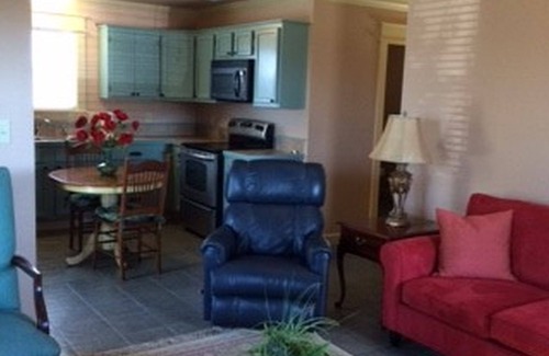 Fairhope House | Romantic Escape: 10/10 Rated Guest House with Kitchen