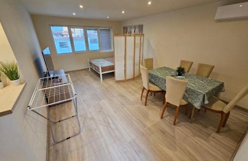 Trakata House | Relax at Вила 59 - Steps from the Beautiful Shoreline