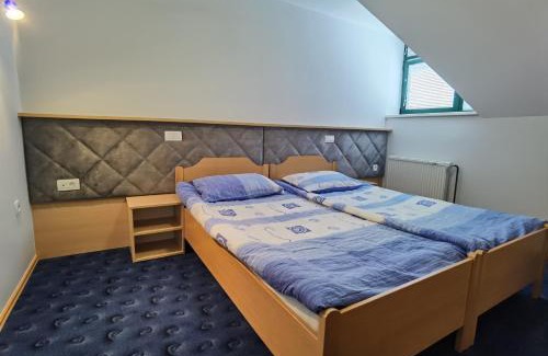 Gornji Grad House | Delightful Guest House 902 Črnivec with Hot Tub & Dining