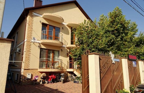 Kabardinka House | Pet-Friendly Comfort at Guest House Abrikos - 8/10 Rating