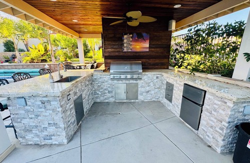 Rancho Cucamonga Bed & Breakfast | Guest House AC & WiFi. Pool & Spa.