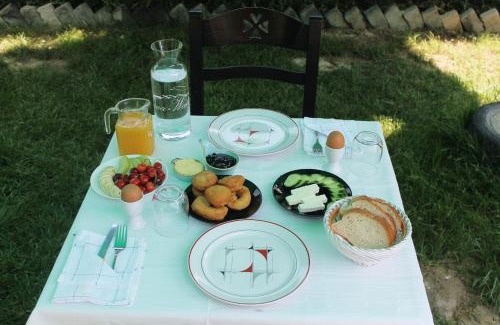Berat House | Highly Rated Guest House Adi for Your Next Getaway