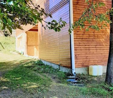 Omalo House | Top-Rated Guest House ALUDA with Breakfast & Accessibility