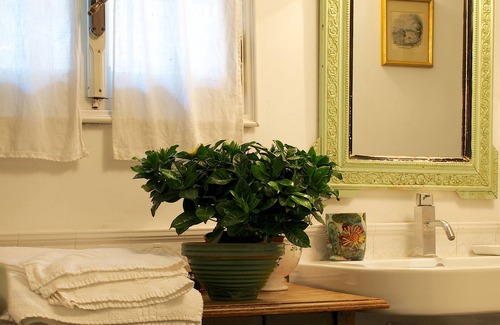 Trastevere House | Guest House Arco dei Tolomei: Top-Rated Stay with Dining