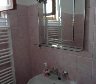 Arbanasi House | Cozy Guest House Astra: Family-Friendly with Hot Tub & Breakfast