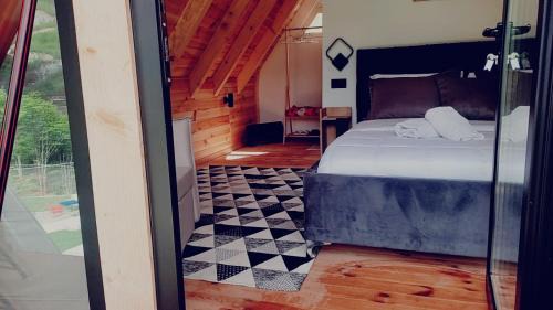 Shale House | Pet-Friendly Guest House Astrit Villi with Breakfast Included