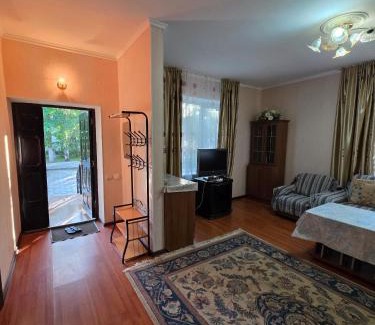 Cholpon-Ata House | Family-Friendly Guest House at DO Altyn with Ocean Views