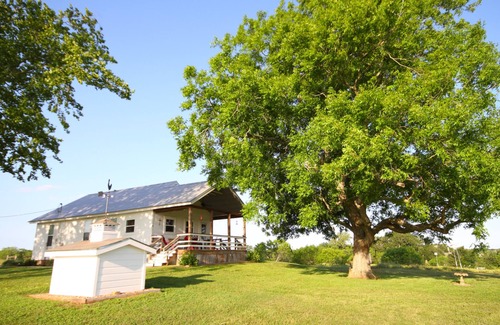La Grange House | Top-Rated Guest House at the Brown Ranch with Breakfast