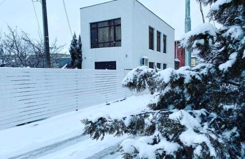 Qusar House | Kid-Friendly Guest House with Top-Rated Comfort