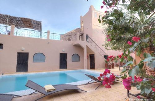 Ait Benhaddou Bed & Breakfast | Relax at Guest House Bagdad Café with Oceanfront Bliss
