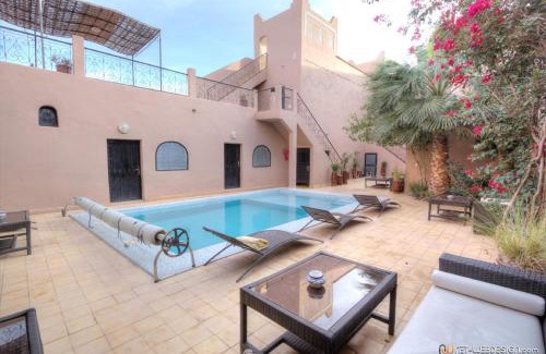 Ait Benhaddou Bed & Breakfast | Relax at Guest House Bagdad Café with Oceanfront Bliss