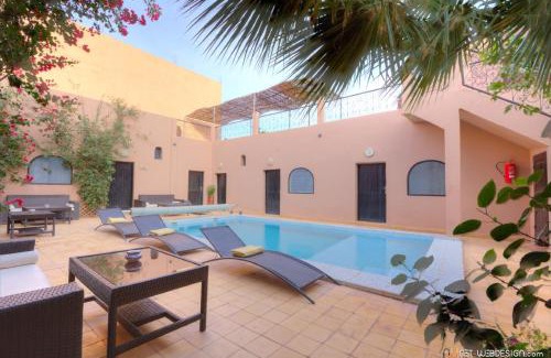 Ait Benhaddou Bed & Breakfast | Relax at Guest House Bagdad Café with Oceanfront Bliss