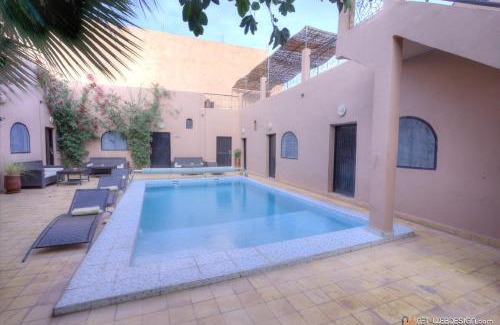 Ait Benhaddou Bed & Breakfast | Relax at Guest House Bagdad Café with Oceanfront Bliss