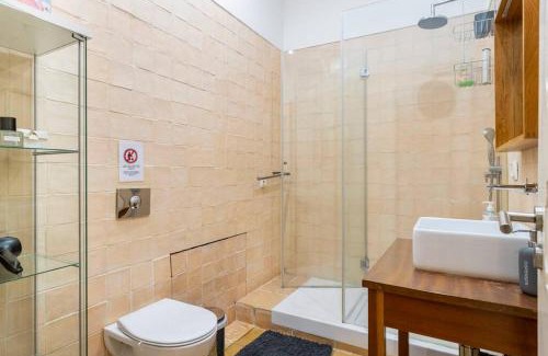 Sao Sebastiao da Pedreira House | Budget-Friendly Guest House Bairro Azul with Kitchen Access