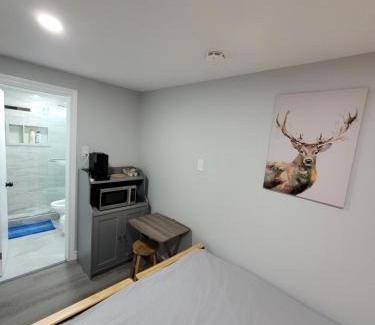 Bayview Woods - Steeles House | Inviting Master Bedrooms at Guest House in Bayview Village