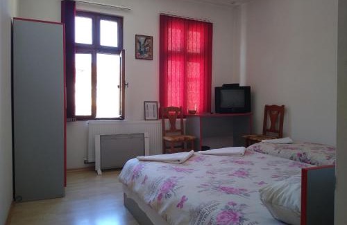 Batak House | Family-Friendly Guest House in Scenic Batak