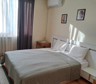 Devin House | Guest House Benita: Family-Friendly Stays with Kitchen Access