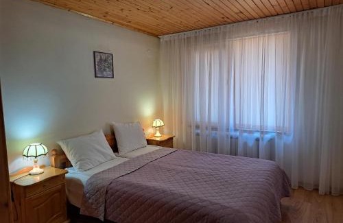 Devin House | Guest House Benita: Family-Friendly Stays with Kitchen Access
