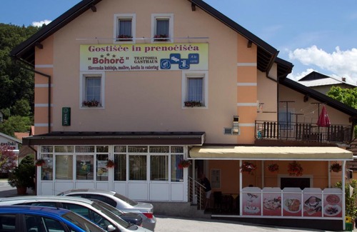 Sentjur House | Pet-Friendly Guest House Bohorč with Pool & Hot Tub