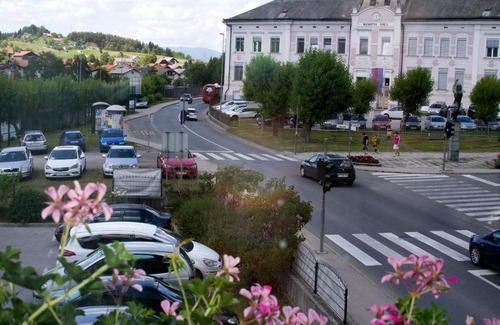 Sentjur House | Pet-Friendly Guest House Bohorč with Pool & Hot Tub